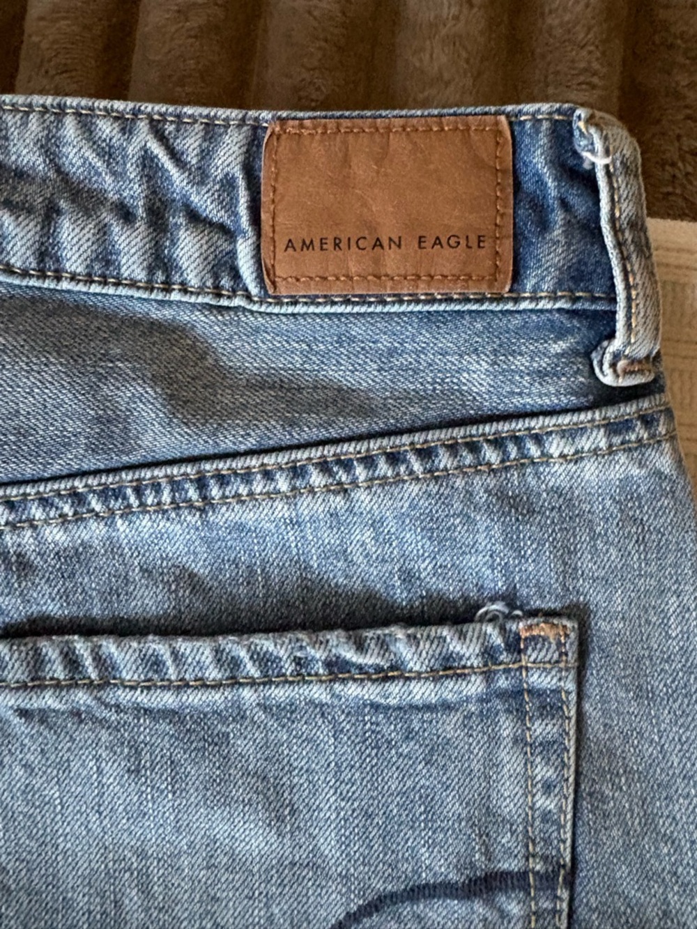 American Eagle Bermuda Light Blue Distressed Denim Shorts - Picture 6 of 6